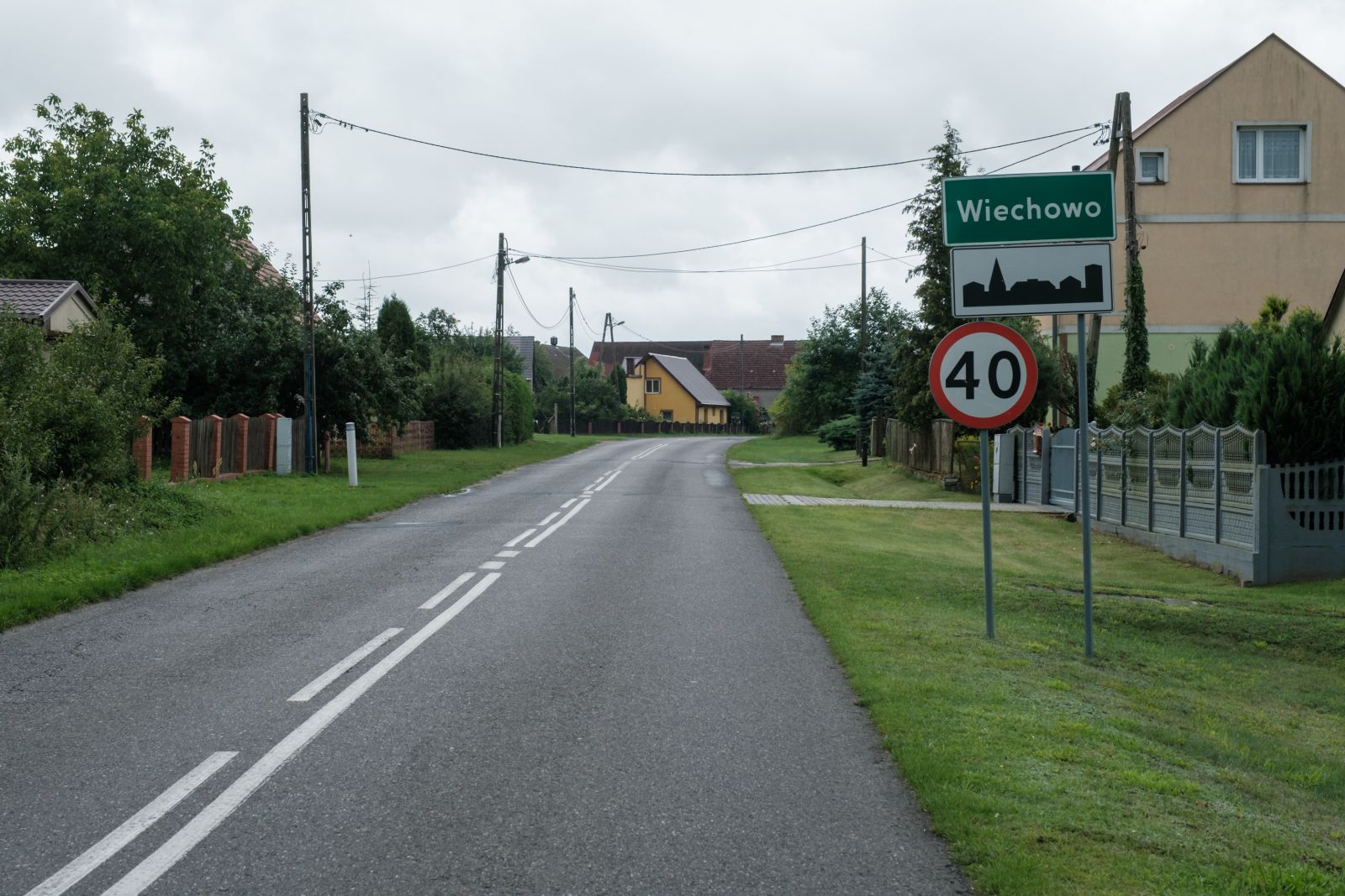 droga powiatowa 1734Z tablica miejscowości Wiechowo 